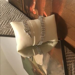 Swarovski bracelet 8”